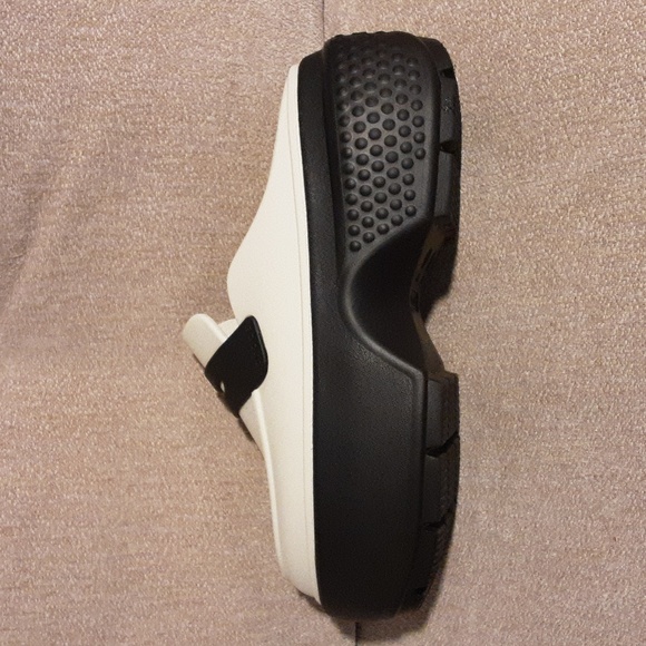 CROCS Black and Bone Women's Mules Size W 7. - Picture 5 of 12